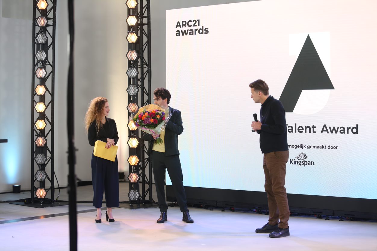 Op het podium: Sophie Stravens, Frank Loer en Vincent Taapken. Beeld Cynthia van Dijke