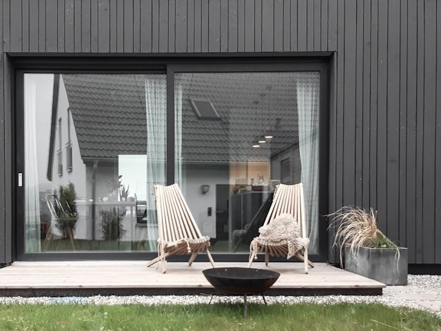 Houten dek. Het Zwarte Huis, Wolfhagen (D) door Nina en Michael Bohl (ook beeld)