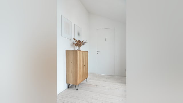 Hal bovenverdieping. Het Zwarte Huis, Wolfhagen (D) door Nina en Michael Bohl (ook beeld)