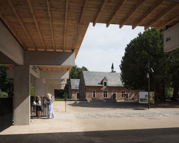 Onthaalgebouwen plantentuin Meise door NU architectuuratelier. Beeld Stijn Bollaert