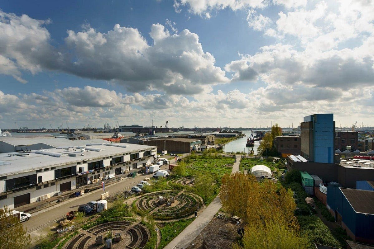 Het Keilepand is een multifunctioneel gebouw in het Rotterdamse Merwe-Vierhavensgebied aan de Voedseltuin in het Makersdistrict. Beeld Frank Hanswijk