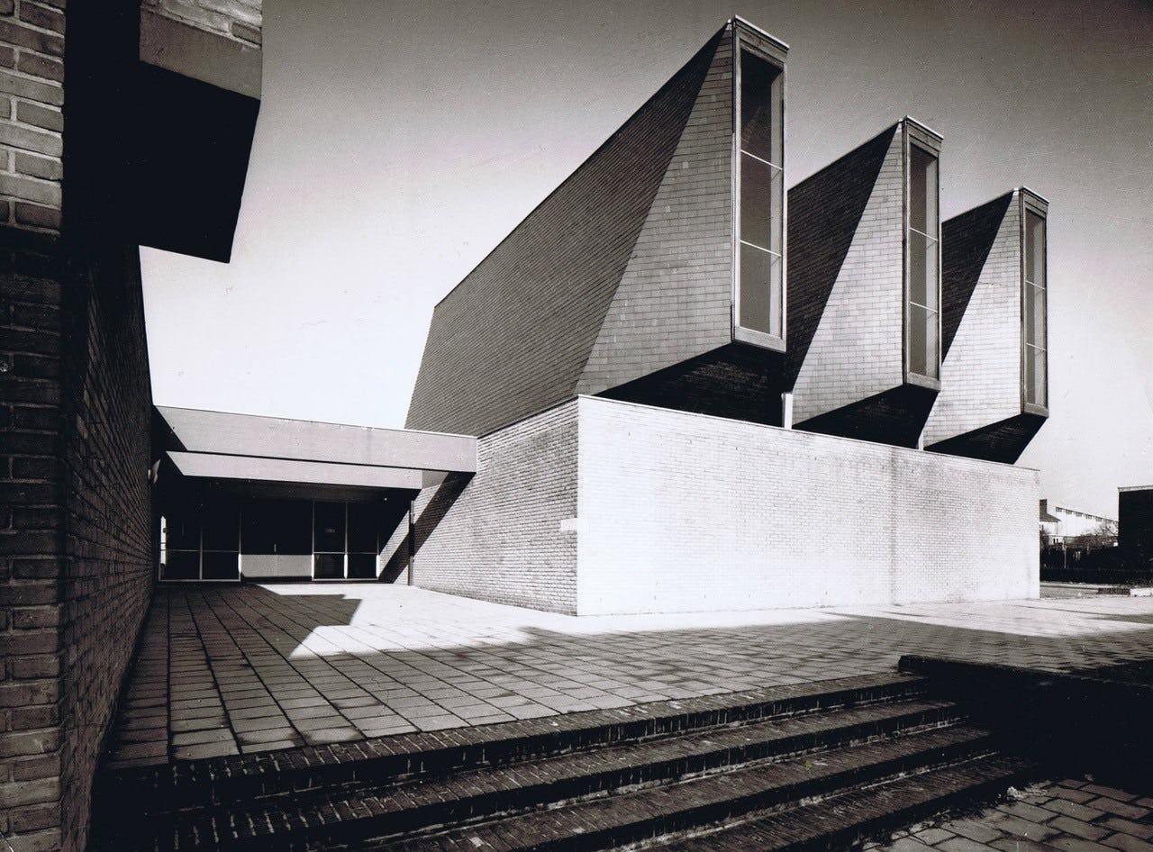 Exterieur van De Ark kort na oplevering in 1967. Beeld Bertholet CC-BY-SA