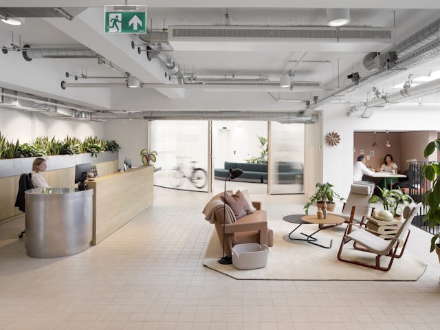 Cafégedeelte in de businessclub. Beeld Ewout Huibers