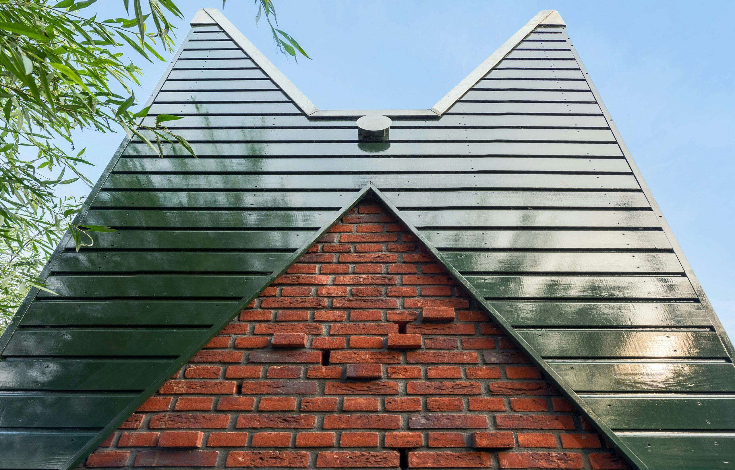 Natuurinclusieve architectuur vraagt om tijd: nu nog onbegroeid, in tien jaar stenen met mos en kleine plantjes. Beeld Roos Aldershoff