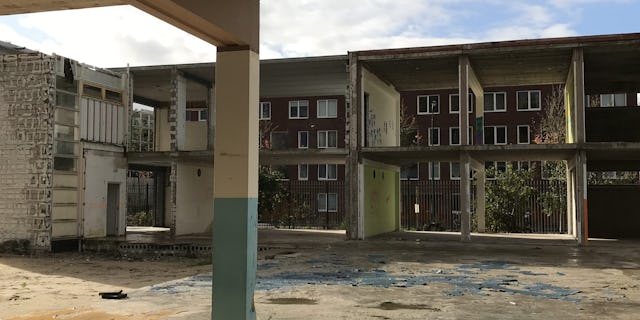 Bestaande hergebruikte betonnen structuur BS De Wereldburger. Beeld Thijs Wolzak