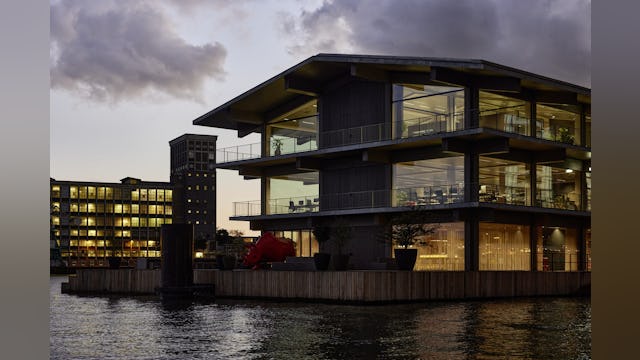 Floating Office Rotterdam. Beeld Mark Seelen