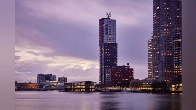 Floating Office Rotterdam. Beeld Mark Seelen