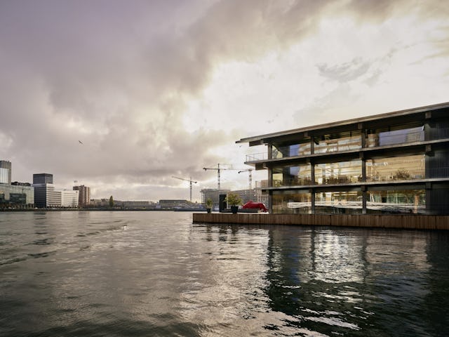 Floating Office Rotterdam. Beeld Mark Seelen