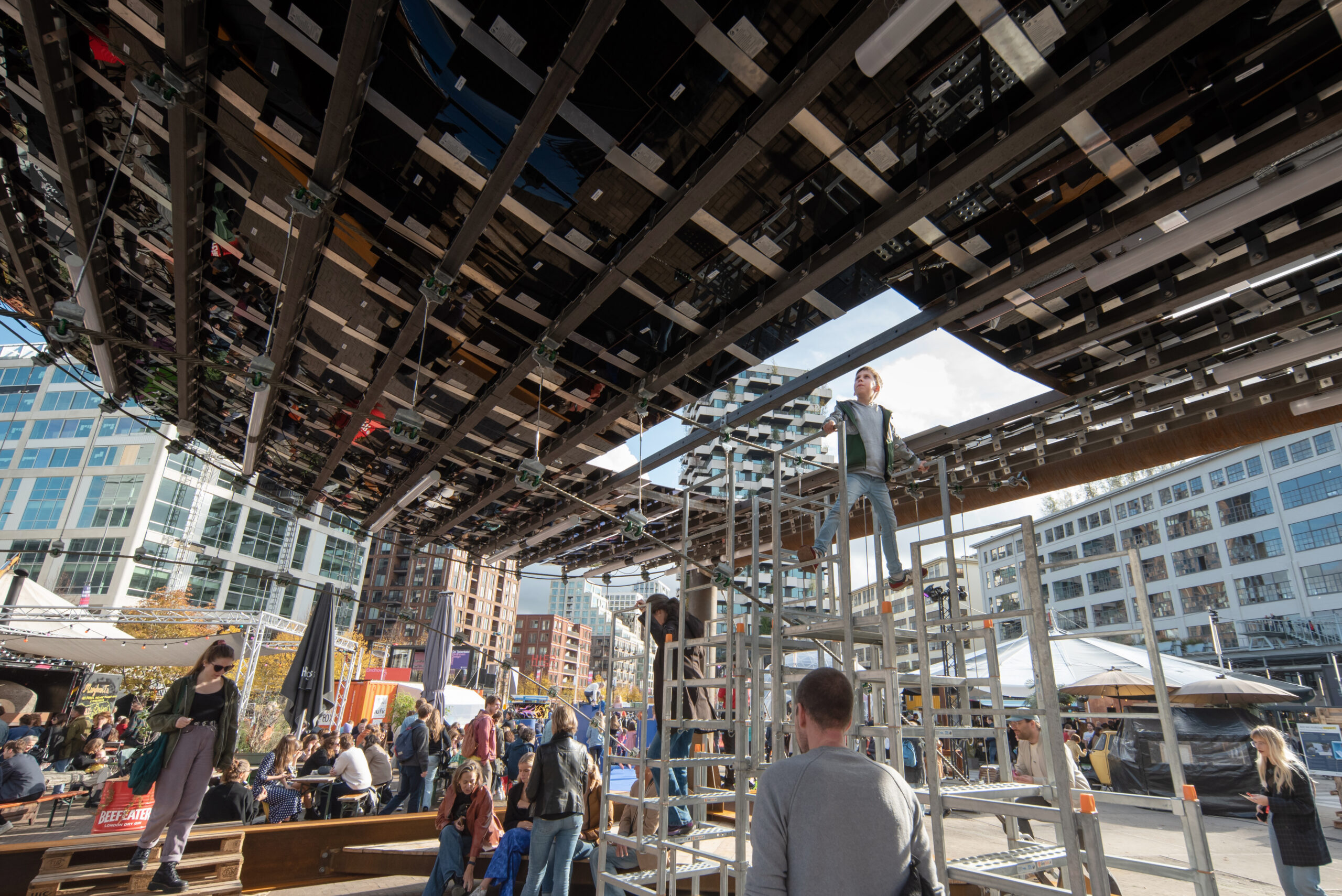 De schoonheid van zonne-energie: het Solar Paviljoen op DDW22