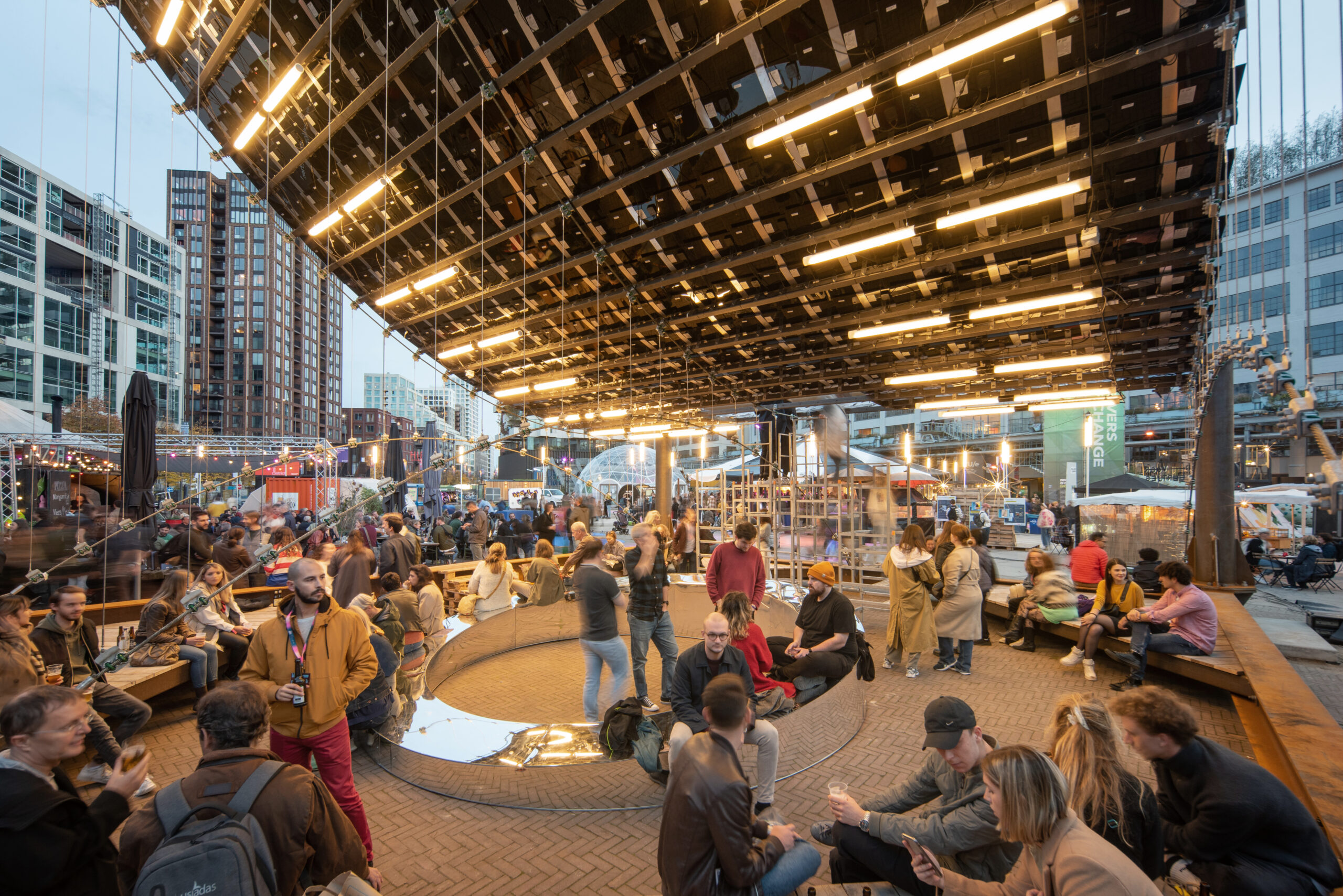 De schoonheid van zonne-energie: het Solar Paviljoen op DDW22