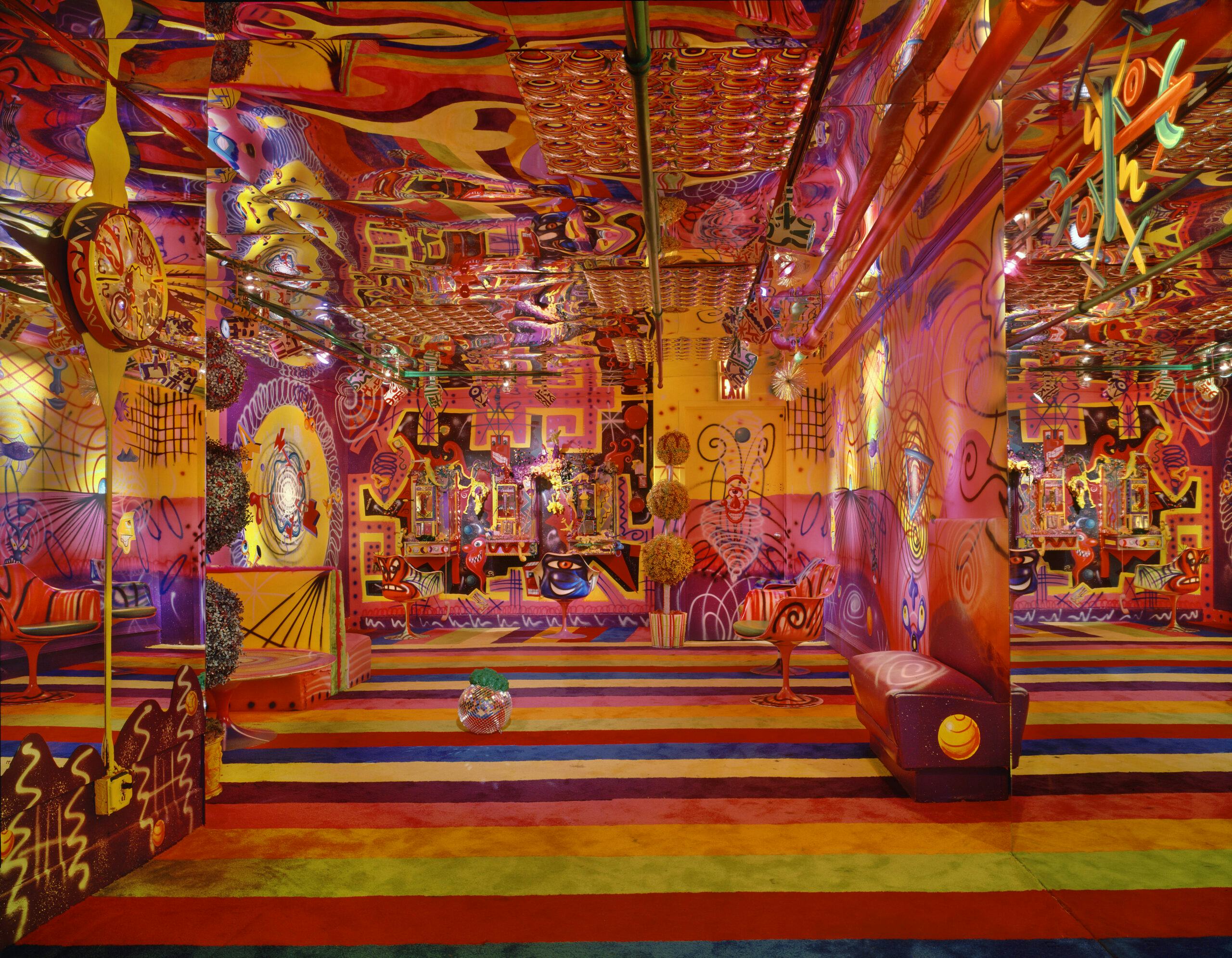 Palladium, interieur door Arata Isozaki. Kunst door Kenny Scharf. Beeld door Timothy Hursley