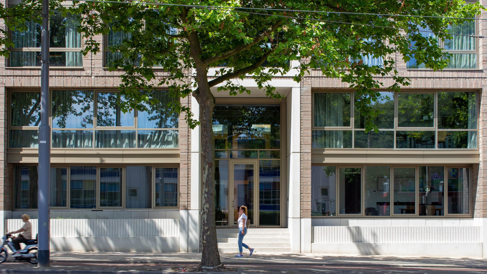 Beeld De Zwarte Hond, Ronald Tilleman en Saartje Nibbering