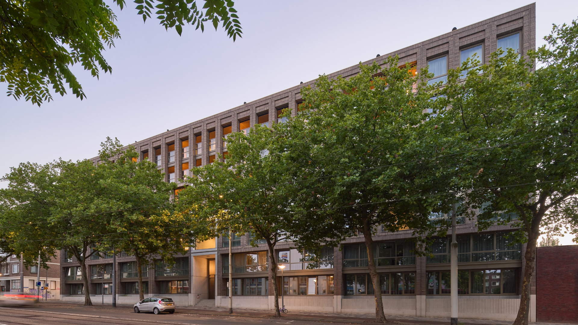 Woongebouw De Boezem, Rotterdam - De Zwarte Hond