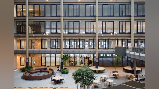 Edge Stadium door Atelier Pro. Beeld: Mădălina Băghiceanu