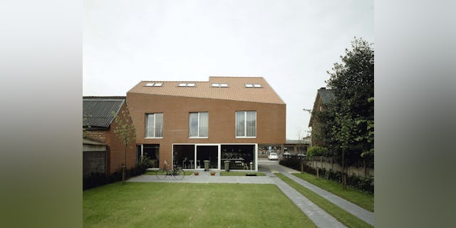 Huis aan de kerk door Vermeiren - De Coster architecten. Beeld Niels Donckers