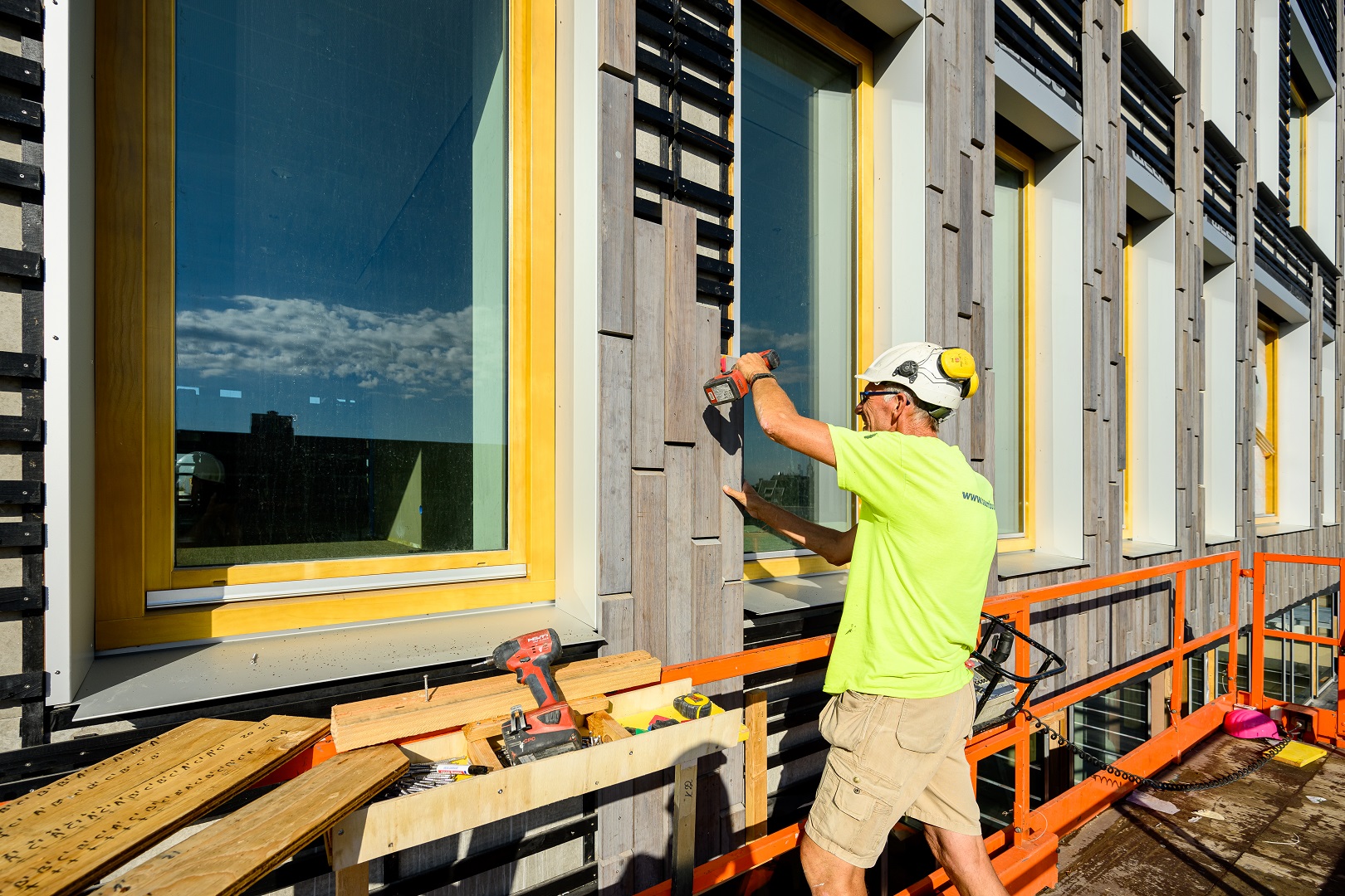 Montage gevel. Beeld Arjen Veldt