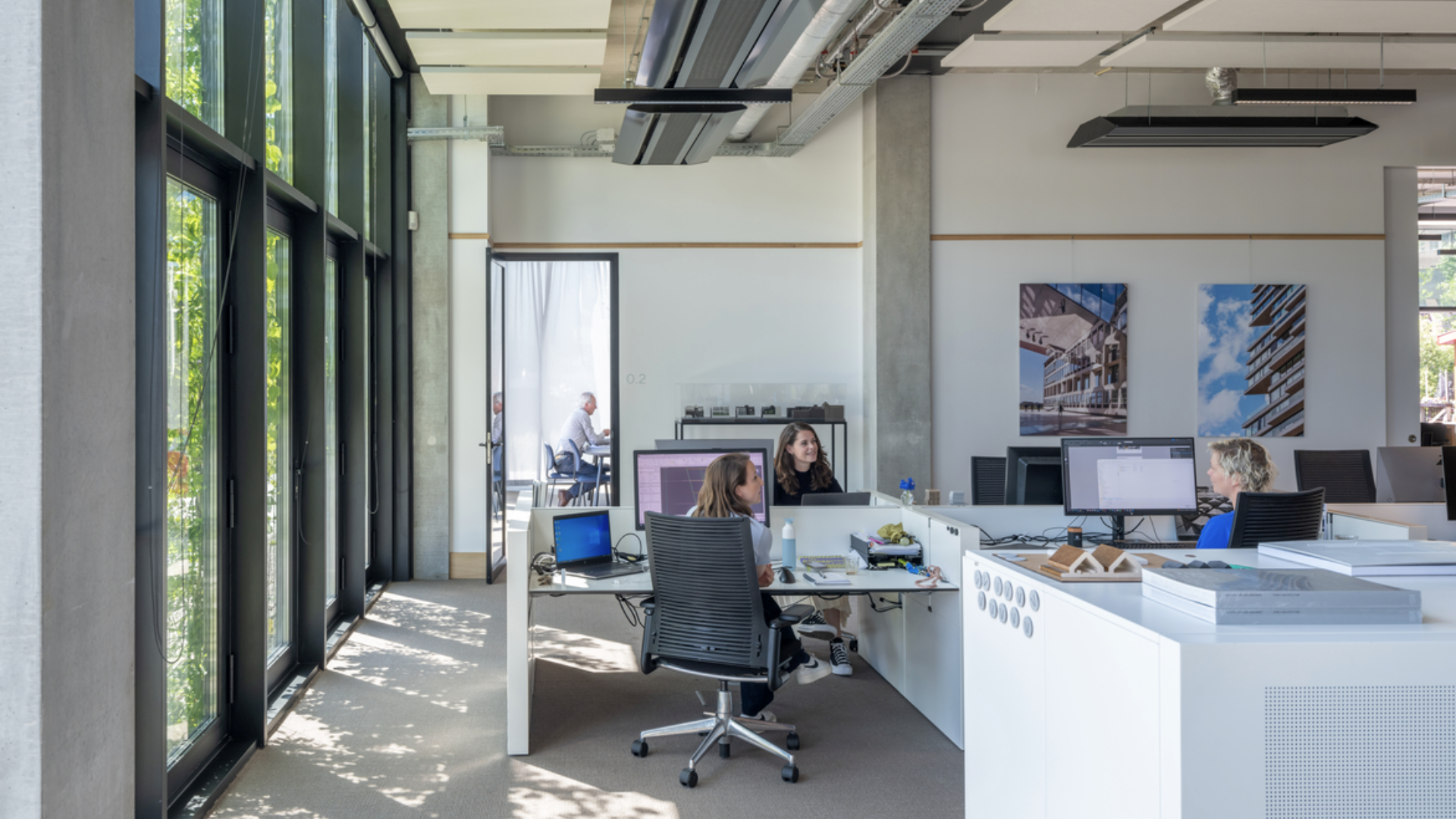 Kantoor Team V. Foto Ossip van Duivenbode 