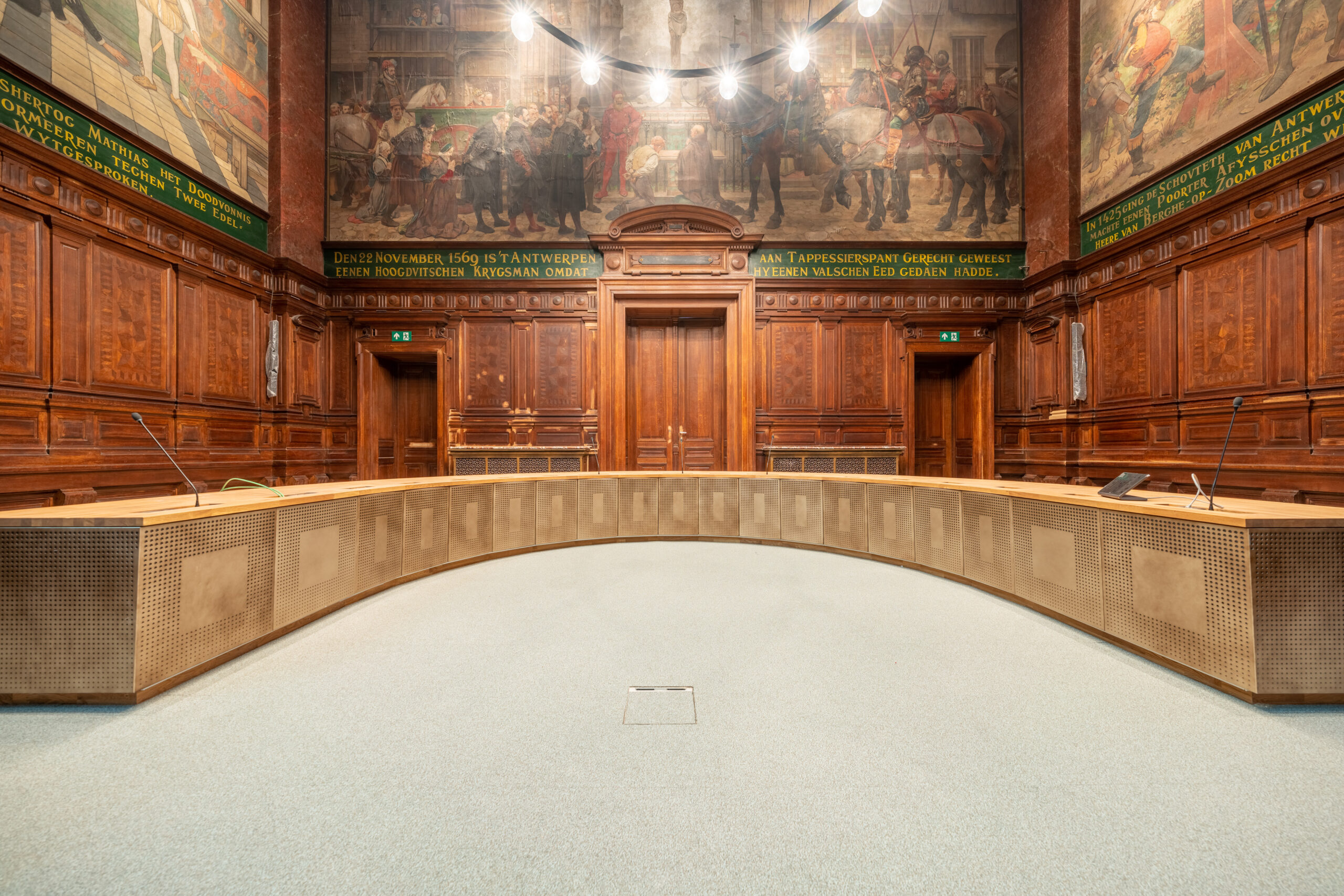 Rechterdesk. Gerechtsgebouw Antwerpen. Beeld Pieterjan Franck