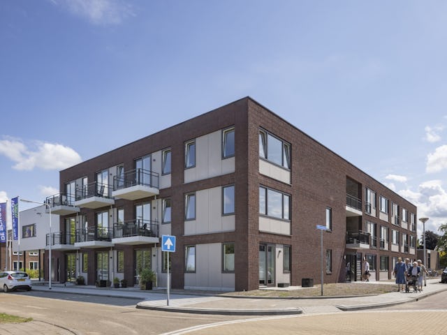 Tech Campus 'De School', Roelofarendsveen, hergebruik, transformatie, school, kantoor verzamelgebouw, VRP architecten