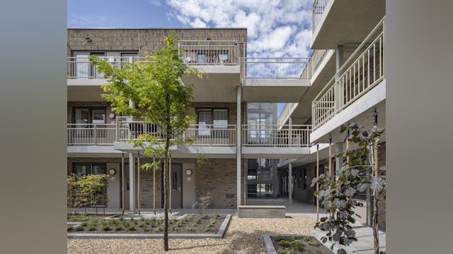 Tech Campus 'De School', Roelofarendsveen, hergebruik, transformatie, school, kantoor verzamelgebouw, VRP architecten