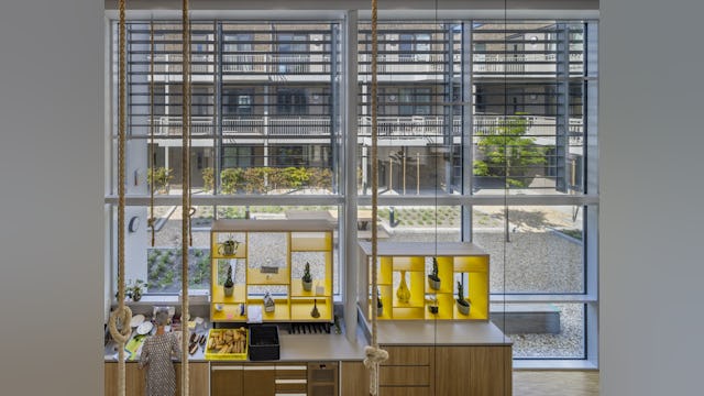 Tech Campus 'De School', Roelofarendsveen, hergebruik, transformatie, school, kantoor verzamelgebouw, VRP architecten