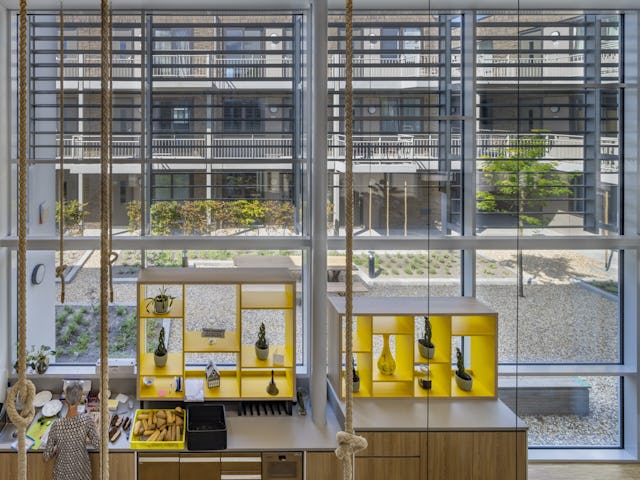 Tech Campus 'De School', Roelofarendsveen, hergebruik, transformatie, school, kantoor verzamelgebouw, VRP architecten