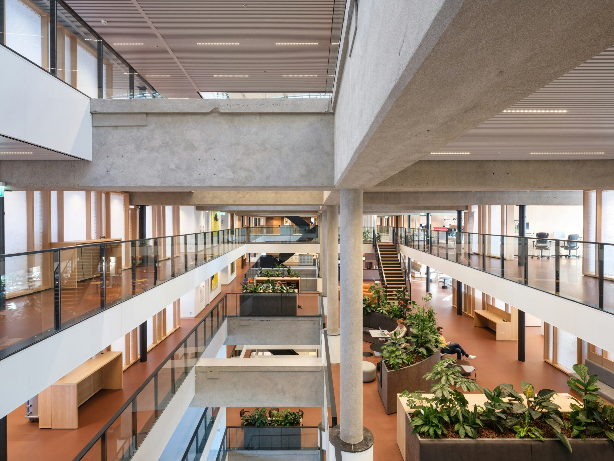 Stationspostgebouw door KCAP & Kraaijvanger. Beeld Ossip van Duivenbode