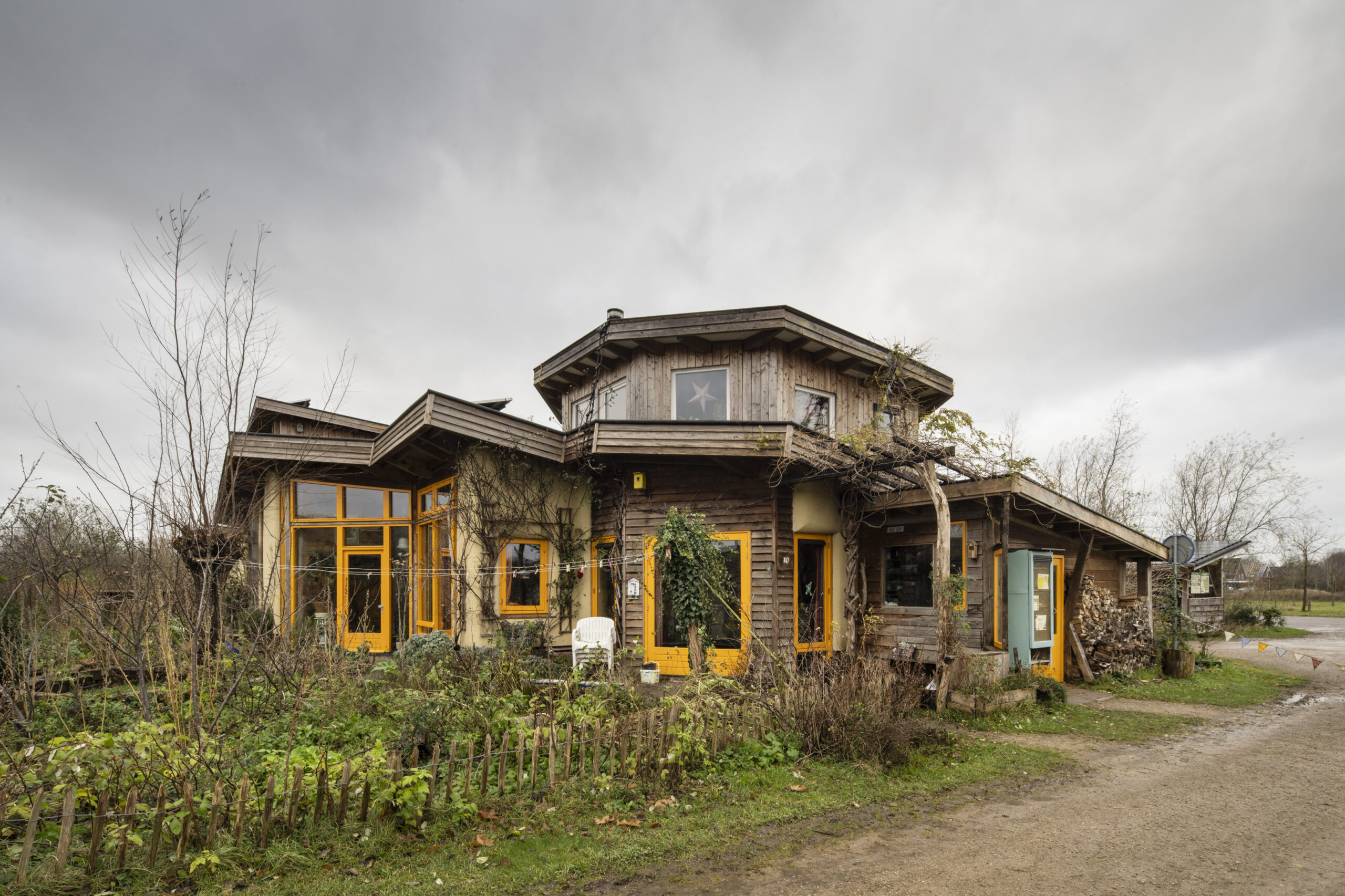 De Aardehuizen in Olst. Beeld Frank Hanswijk