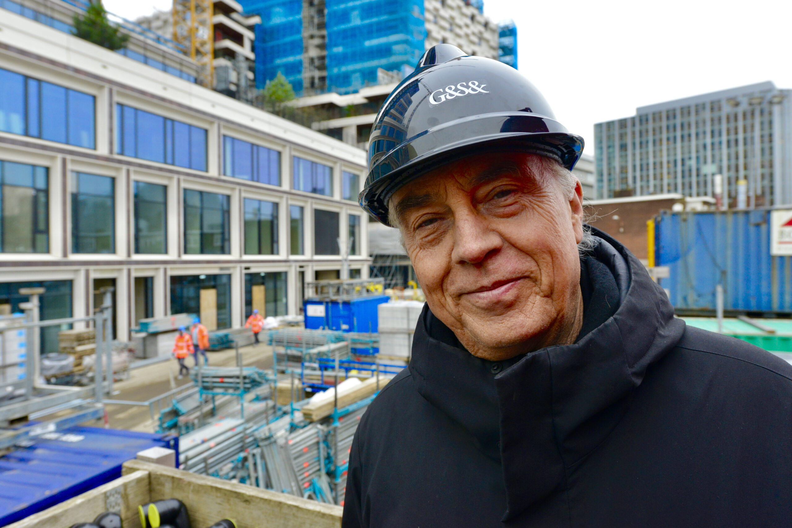 Stefano Boeri op de bouwplaats van Wonderwoods. Beeld Ton Borsboom