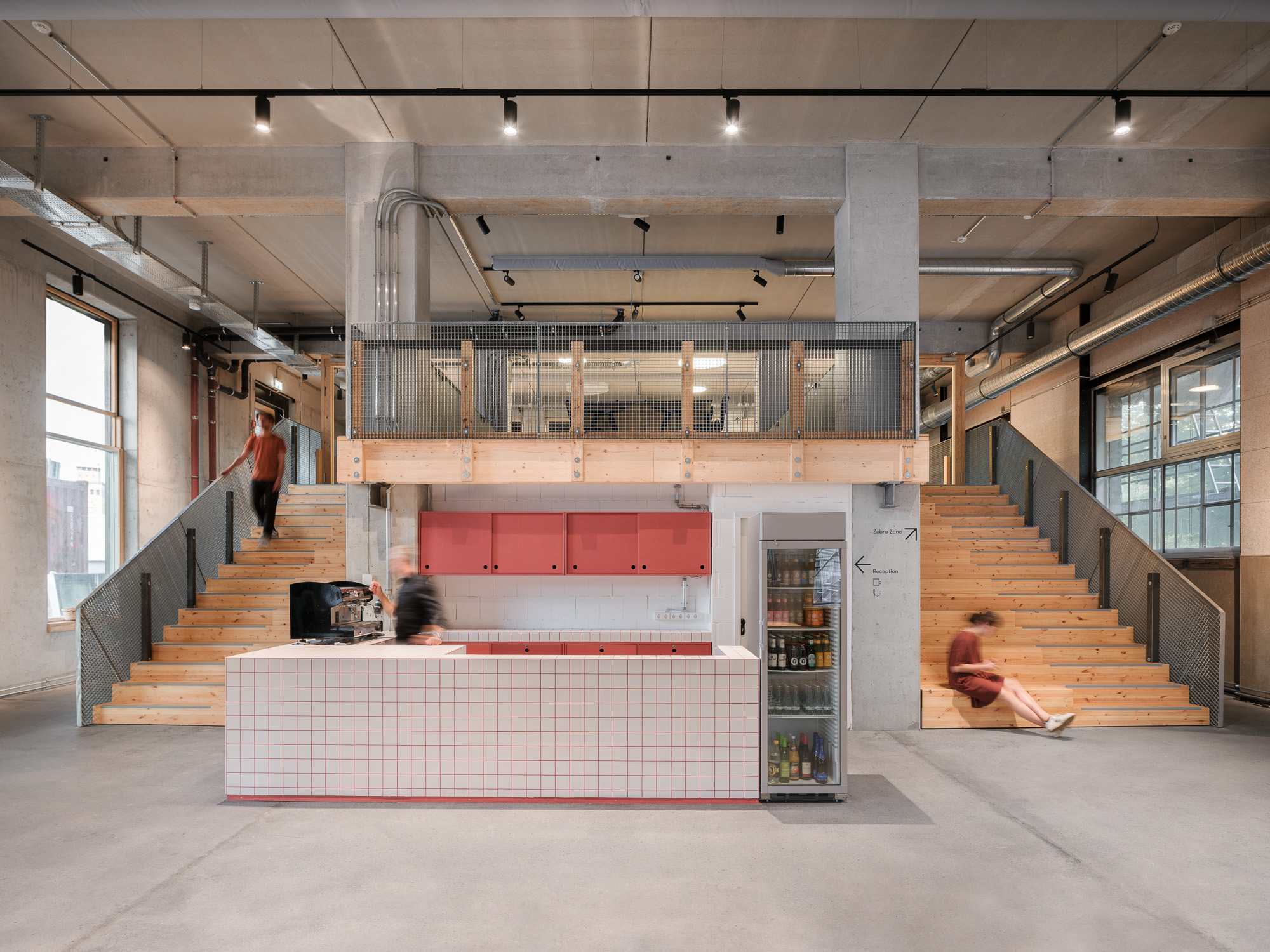 Impact Hub Berlin, een ‘new work’-omgeving in een oud pakhuis van de Kindl-brouwerij. Beeld Studio Bowie 