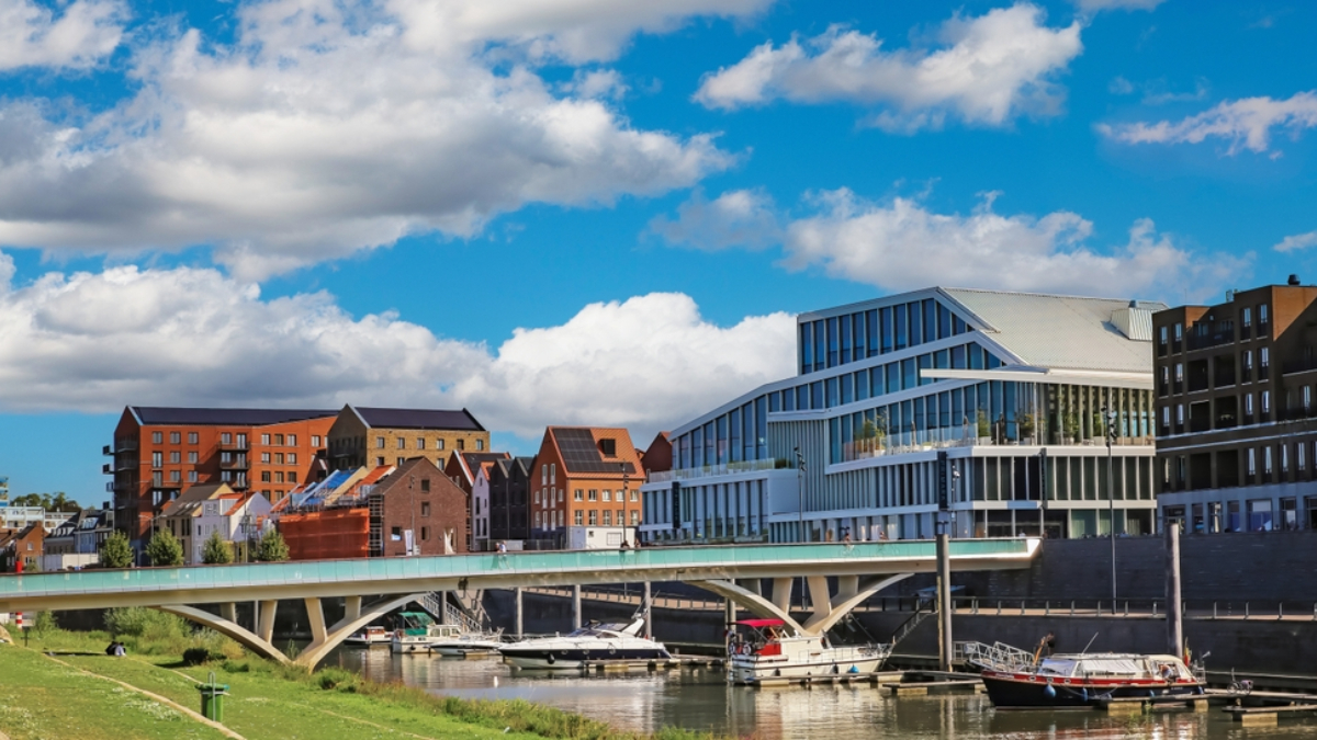 Maasboulevard Venlo. Beeld Shutterstock