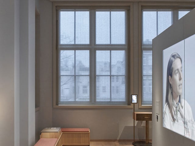 Vaste expositieruimte in een van de oude klaslokalen. Beeld Max Hart Nibbrig