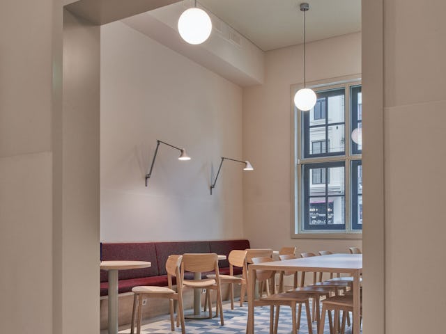 Het museumcafe op de begane grond. Beeld Max Hart Nibbrig