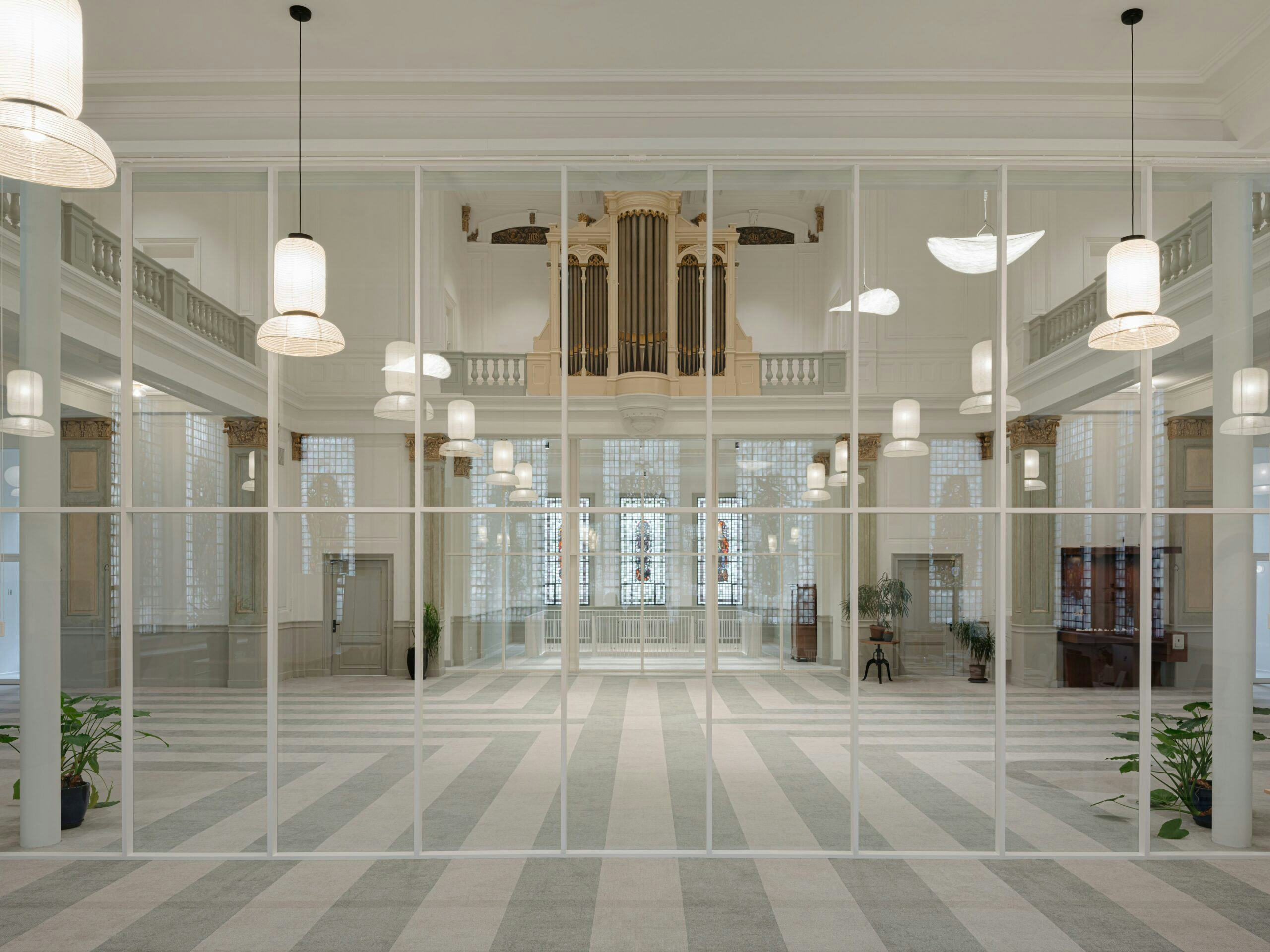 Een psychiatrische kliniek in een oude kapel en het belang van architectuurkritiek