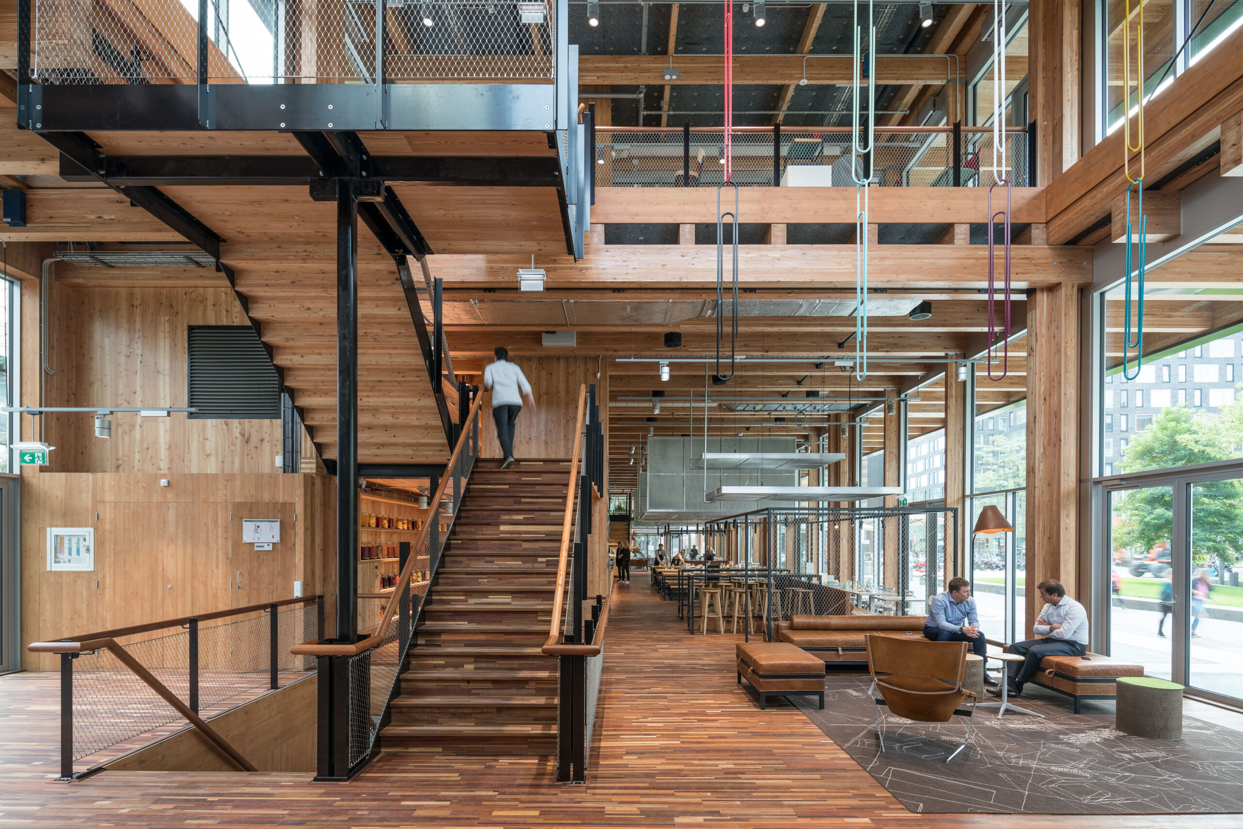 Circl. Beeld Ossip van Duivenbode