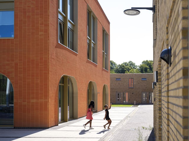 Beeld Loes van Duijvendijk/Igor Vermeer (foto spelende kinderen)