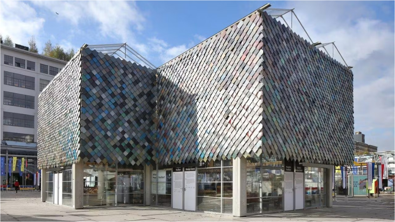 Het People's Pavilion door Bureau SLA & Overtreders W was te zien op DDW2017. Beeld Filip Dujardin