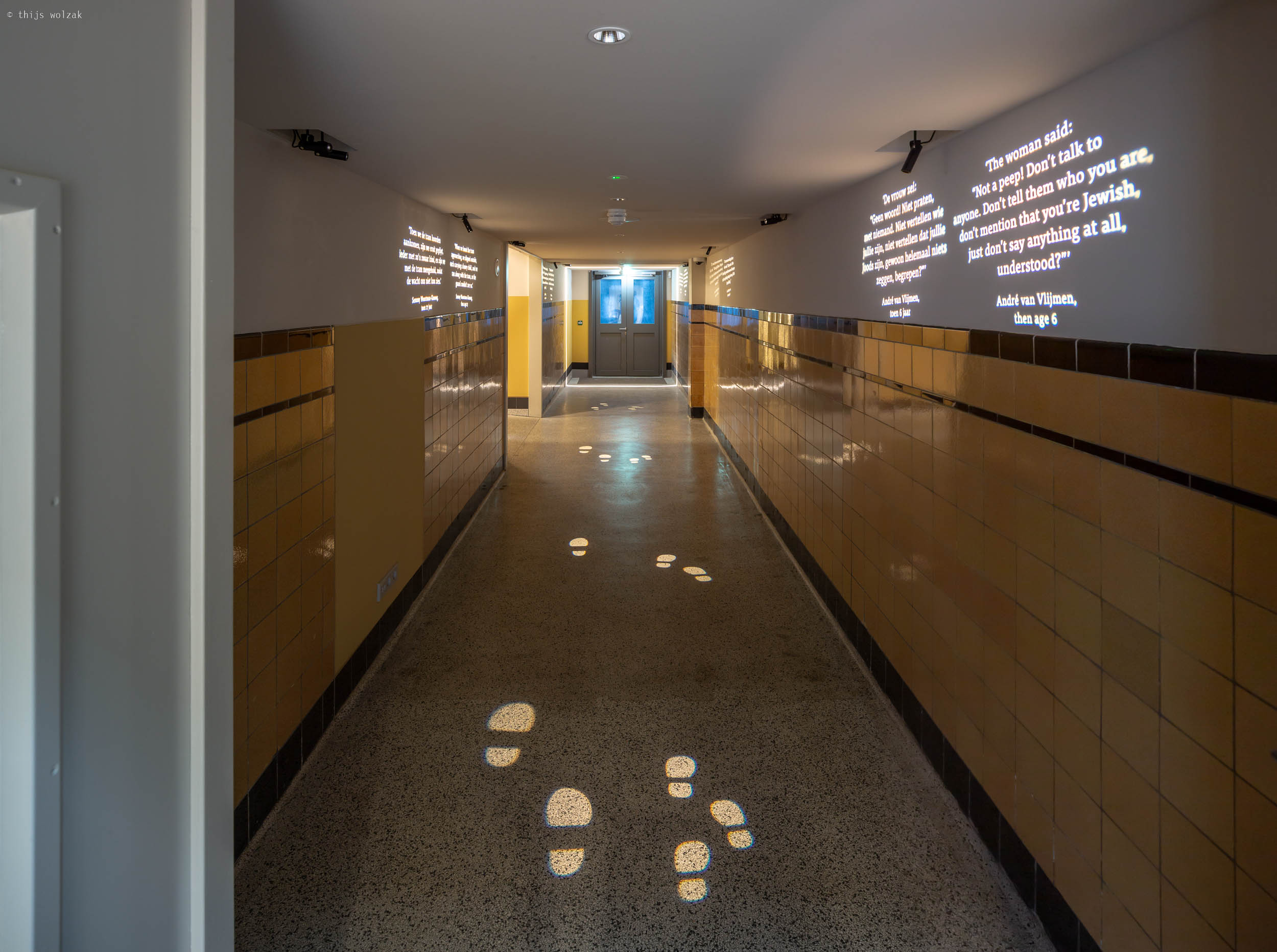 Vluchtgang. Beeld Thijs Wolzak