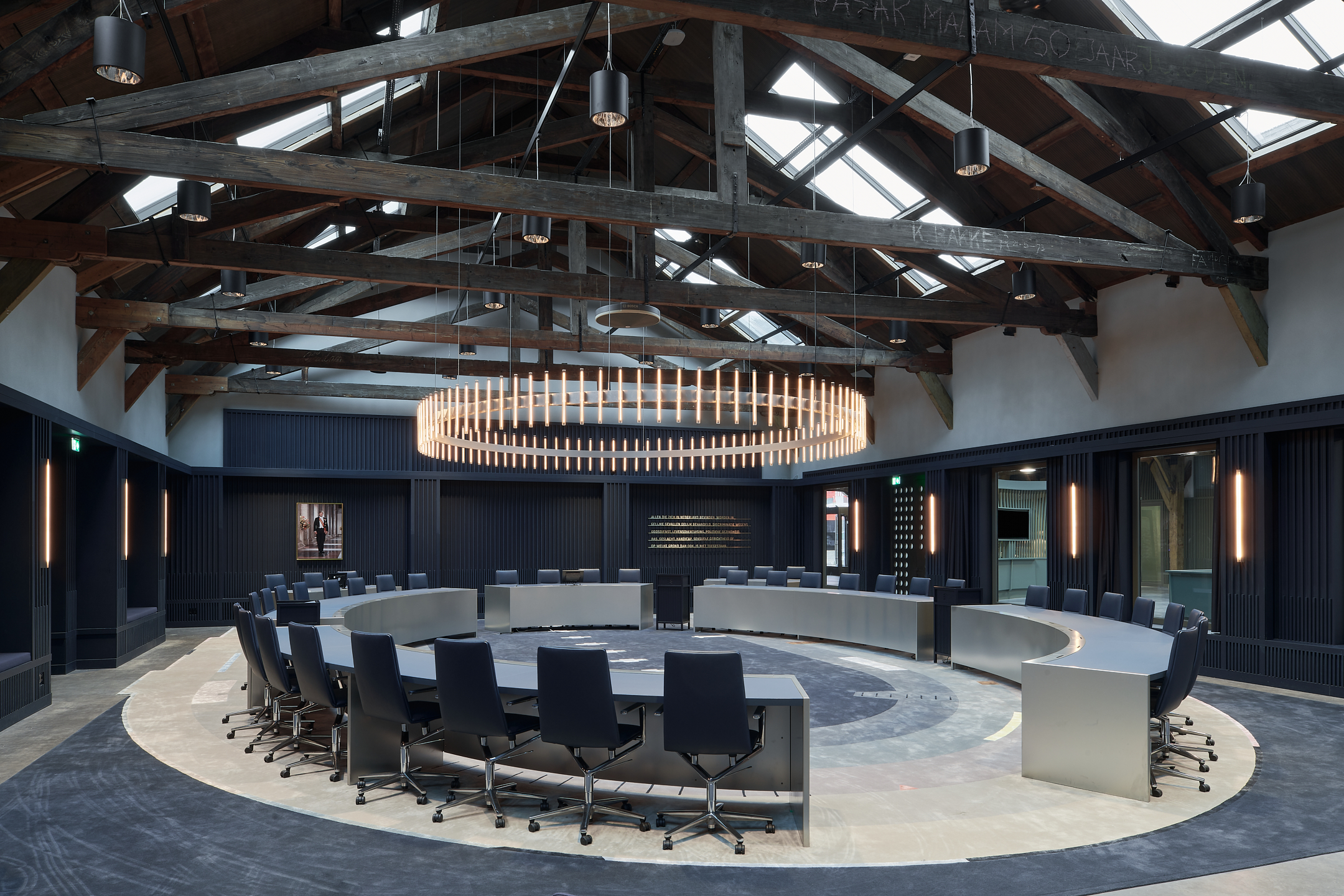 De raadzaal in gebouw 66. Beeld Max Hart Nibbrig