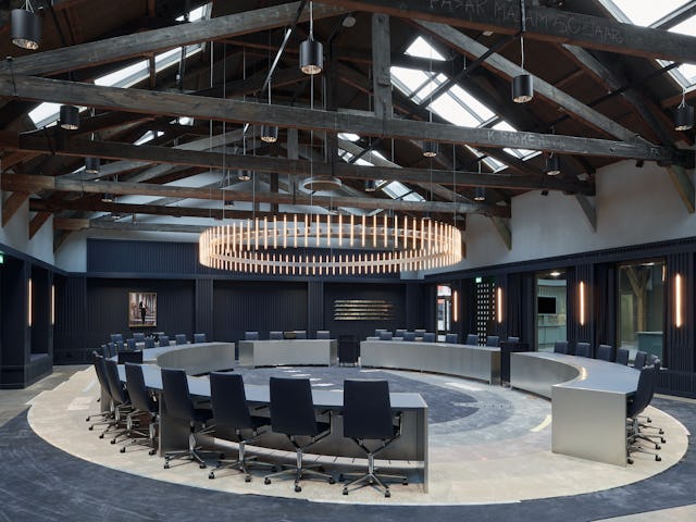 De raadzaal in gebouw 66. Beeld Max Hart Nibbrig