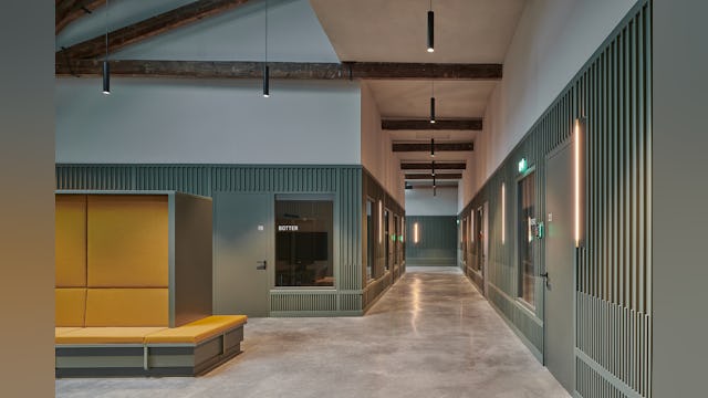 Vergaderruimtes aan rondgang. Beeld Max Hart Nibbrig