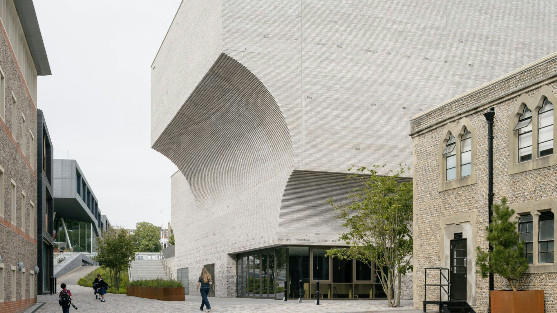Het Performing Arts Centre van Brighton College door krft. Beeld Stijn Bollaert