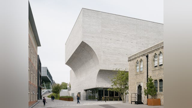 Het Performing Arts Centre in Brighton door krft. Beeld Stijn Bollaert