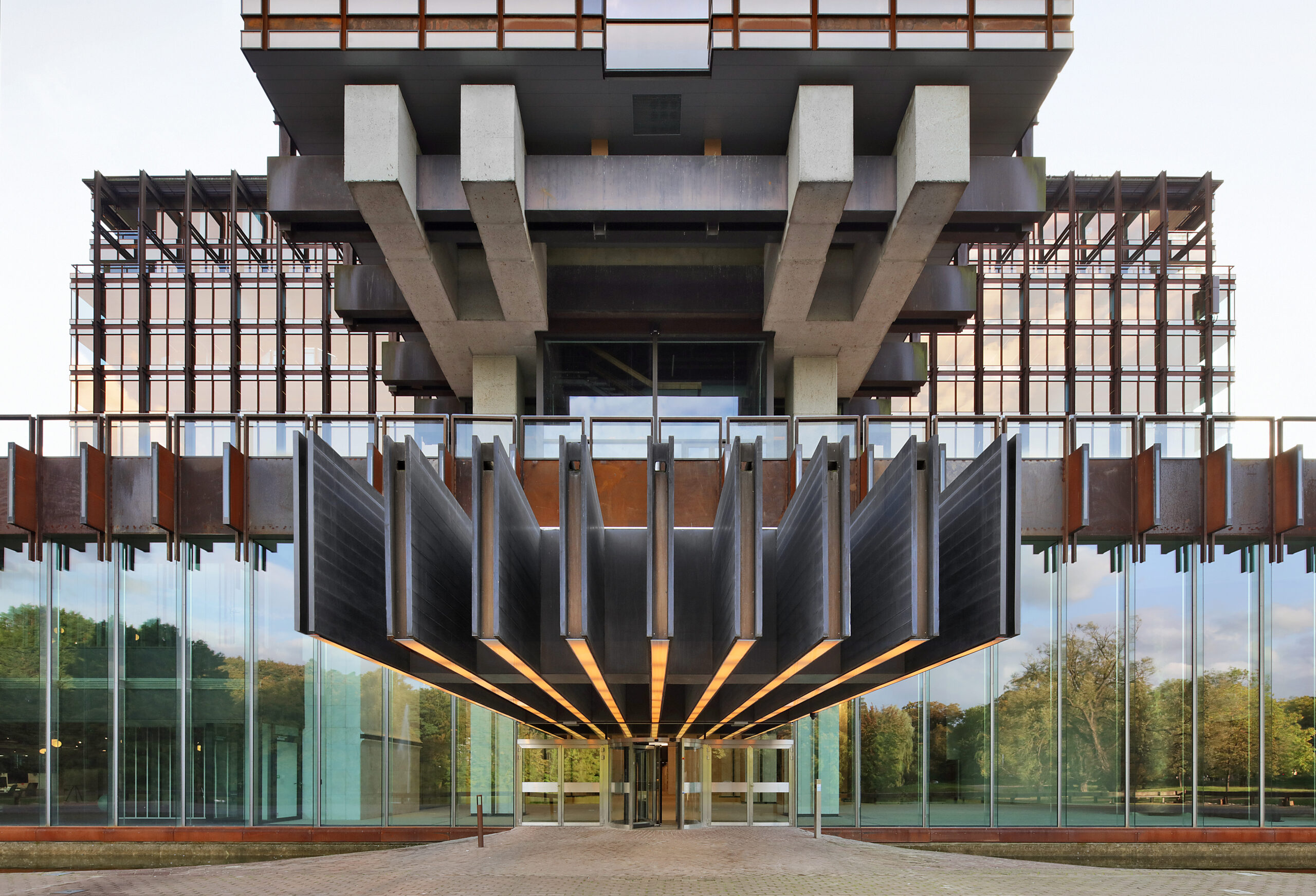 De entree van Royale Belge door Bovenbouw, Caruso St John en DDS+. Beeld Filip Dujardin