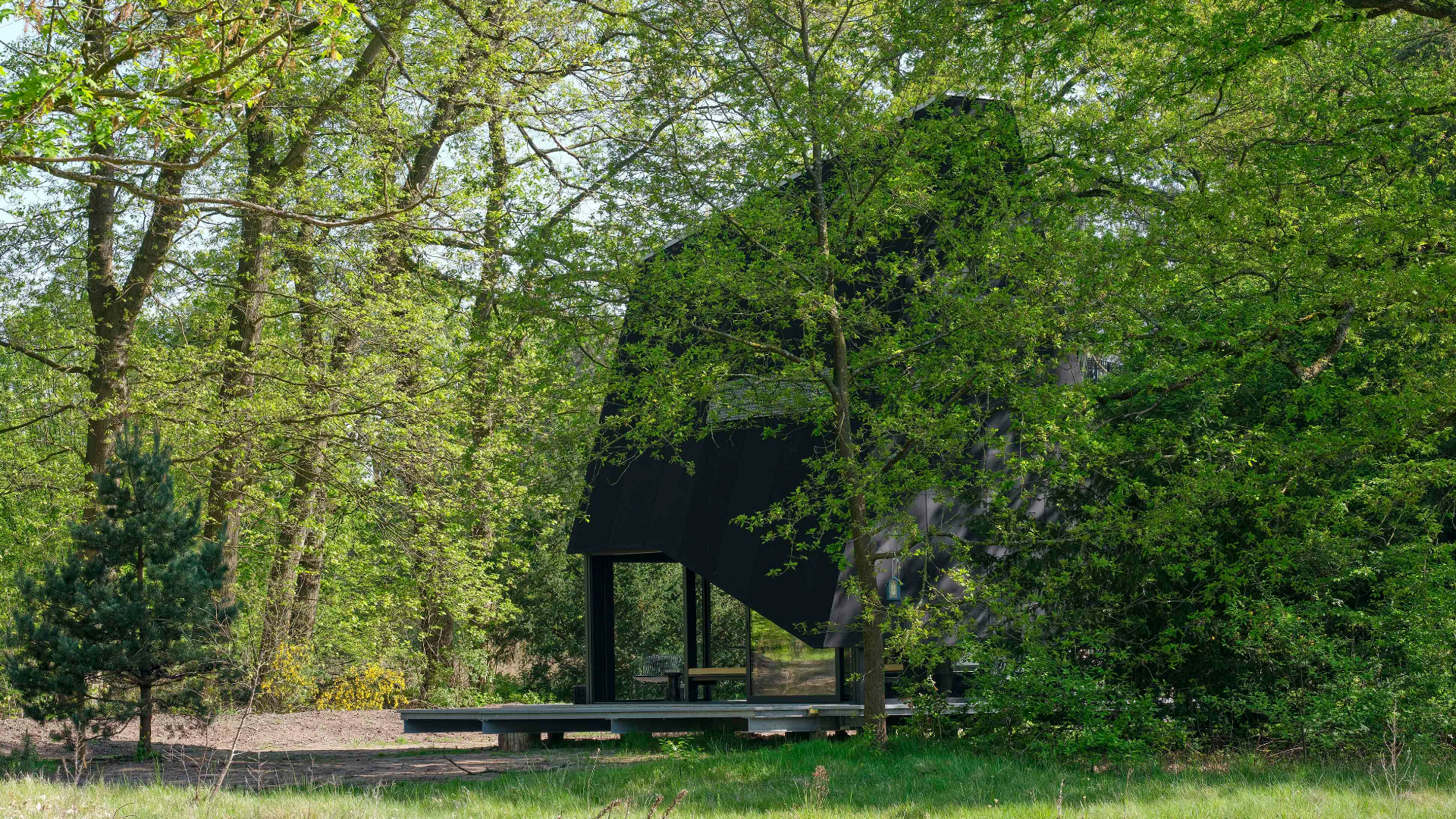 Winnaar van de Heuvelinkprijs 2024 - Onder de Radar door Sander van Schaik i.s.m. Robert-Jan de Kort. Beeld Jeroen Musch