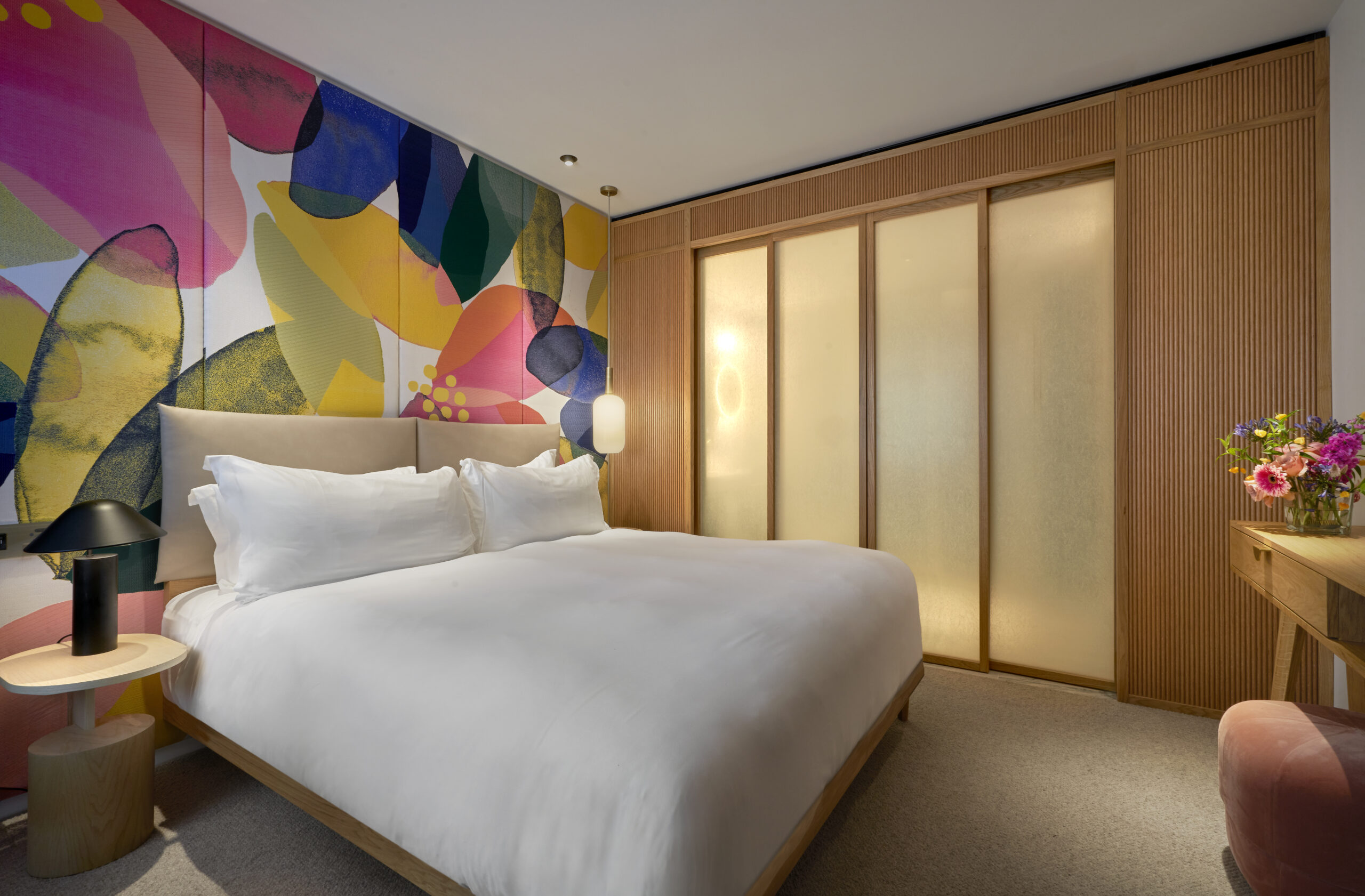 Standaardkamer. Standaardkamer. Beeld Simon Brown voor concrete and The BoTree