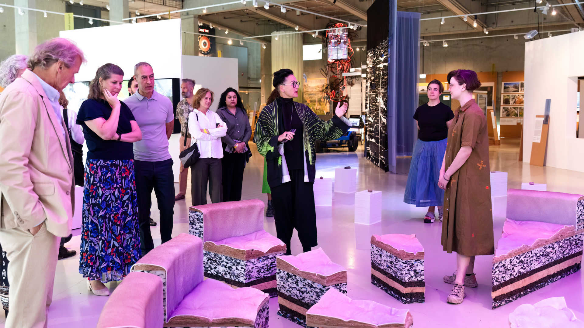 Opening van IABR 2024 met in het midden Saskia van Stein. Beeld Jacqueline Fuijkschot