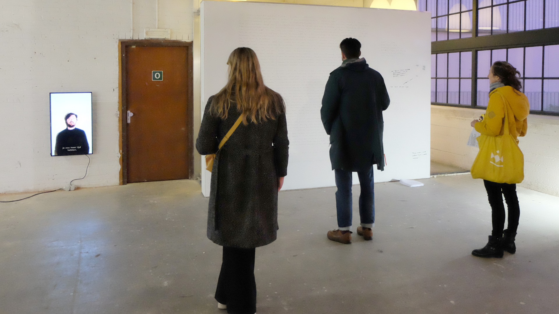 'Overwerk. Sorry geen tijd' op Object Rotterdam, 2023. V.l.n.r. onbekende vrouw, Bertjan Pot, Femke van Drongelen. Beeld Bruno Vermeersch