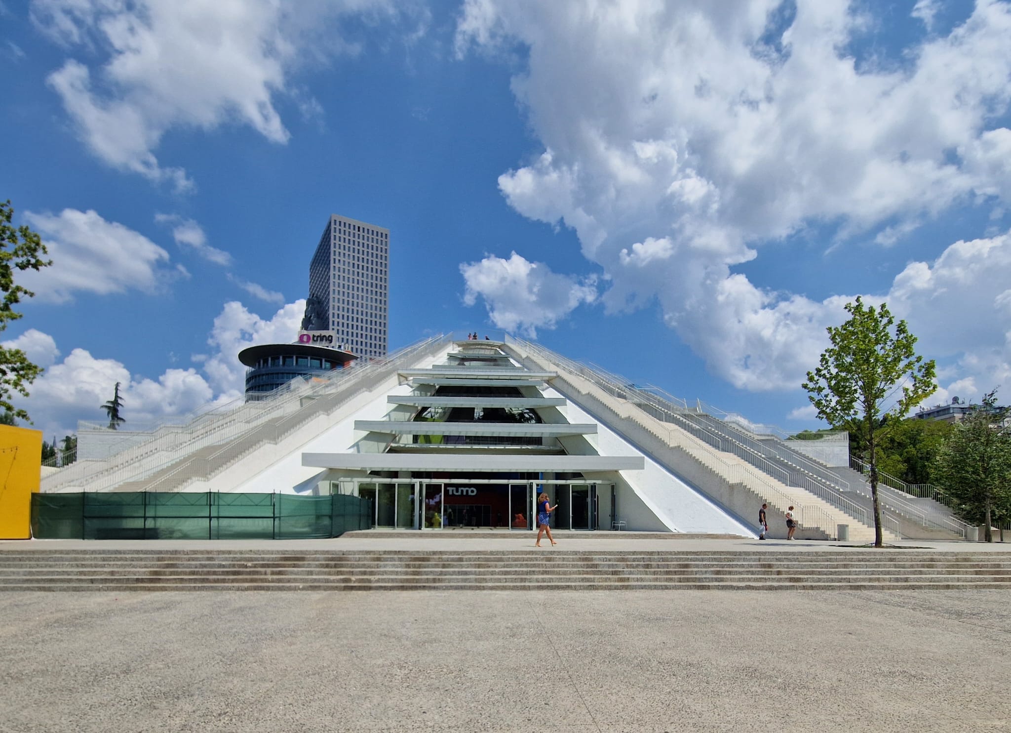 De Piramide van Enver Hoxha, in 2023 gerenoveerd door MVRDV. Beeld Indira van 't Klooster