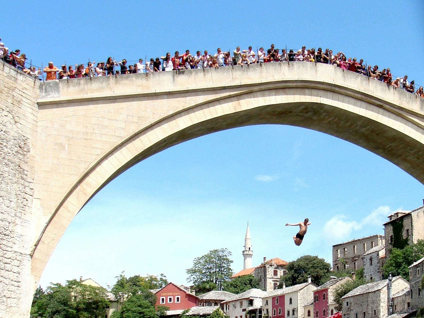 De gerenoveerde brug van Mostar. Beeld Arna Mačkić